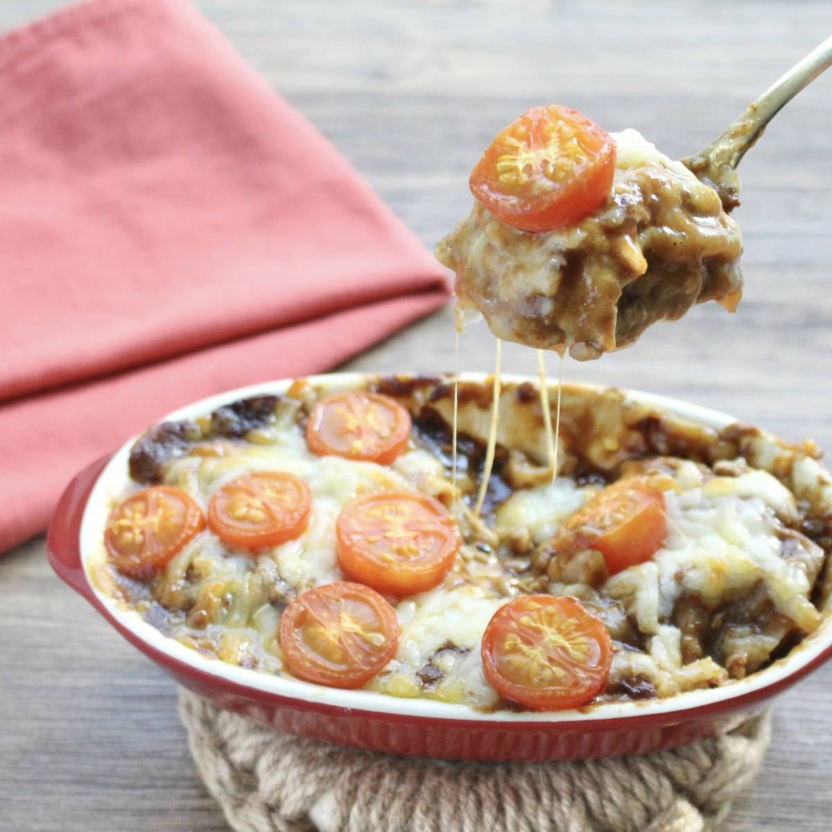 モランボン公式の「餃子の皮でカレーラザニア」のレシピ