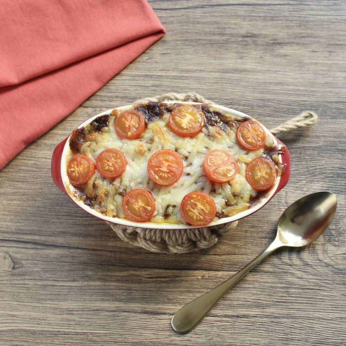 モランボン公式の「餃子の皮でカレーラザニア」のレシピ