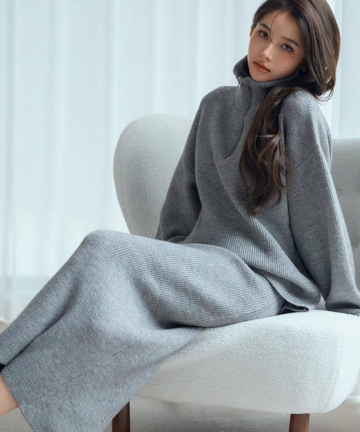 スカートコーデの女性