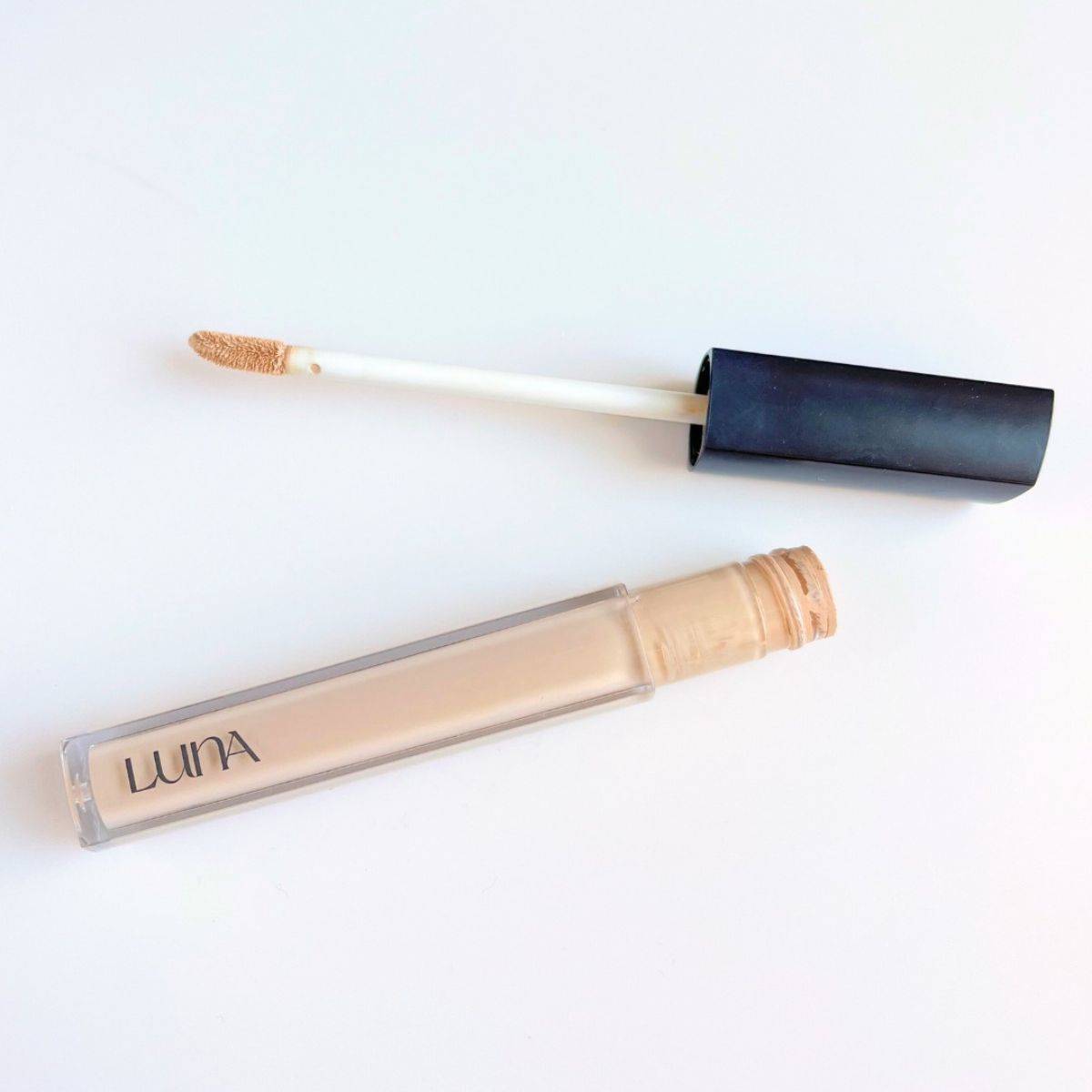 LUNA ロングラスティングチップコンシーラー 0.7アイボリー