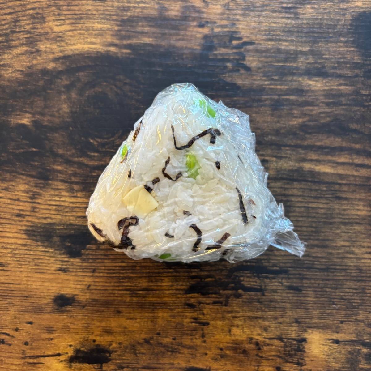 くらこん公式の「塩こんぶと枝豆のおにぎり」のレシピ