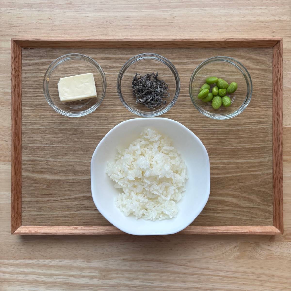 くらこん公式の「塩こんぶと枝豆のおにぎり」のレシピ