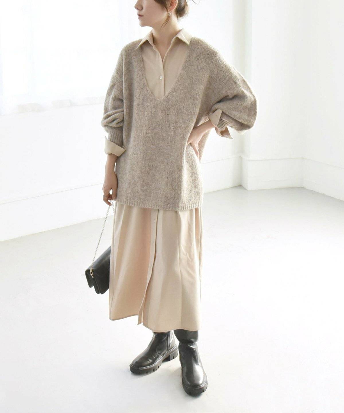 ワンピースコーデの女性