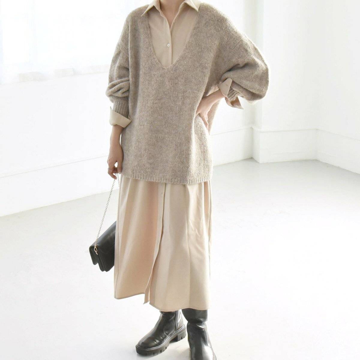 ワンピースコーデの女性