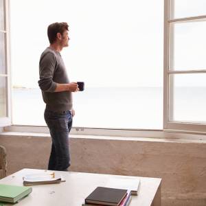 最近の元彼はどう？「復縁したい」と思っている男性の行動