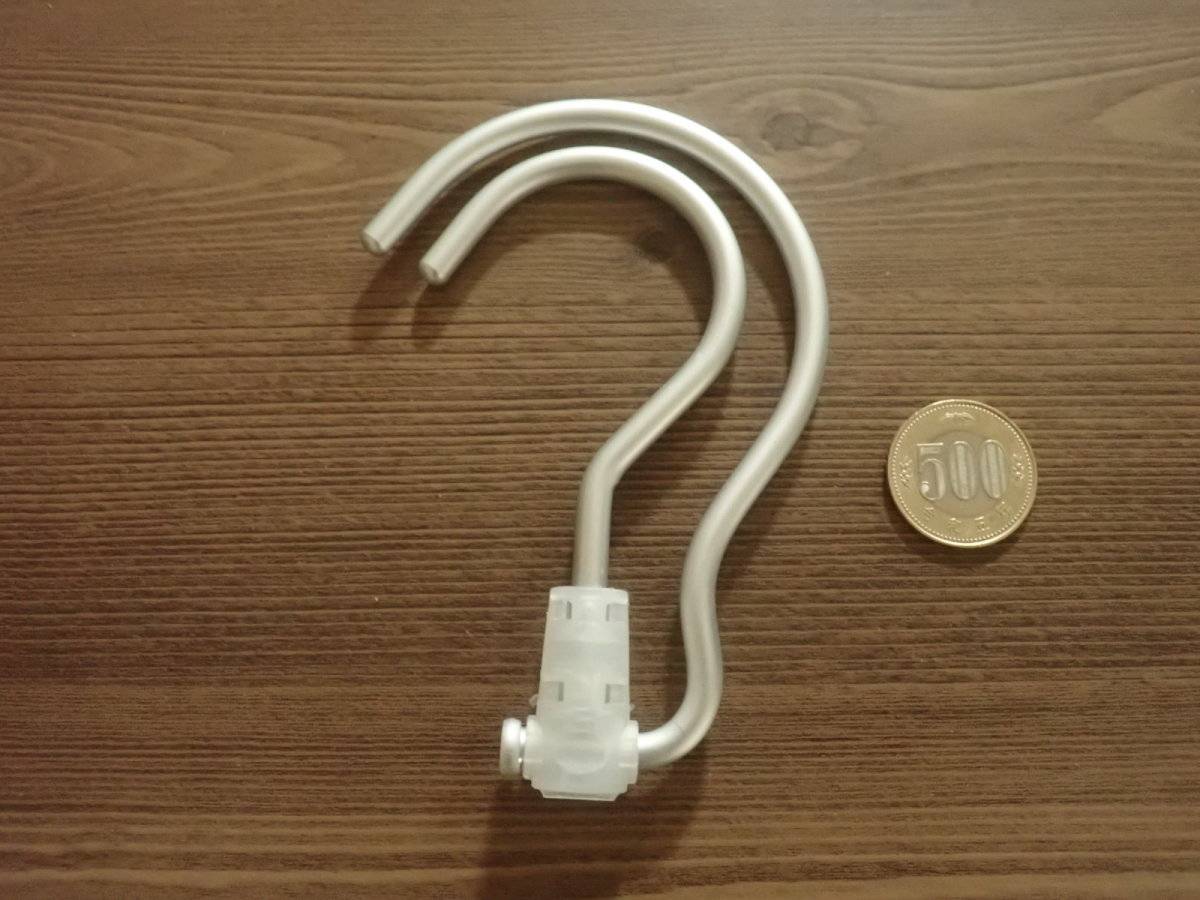 ダイソーのたためるアルミフック