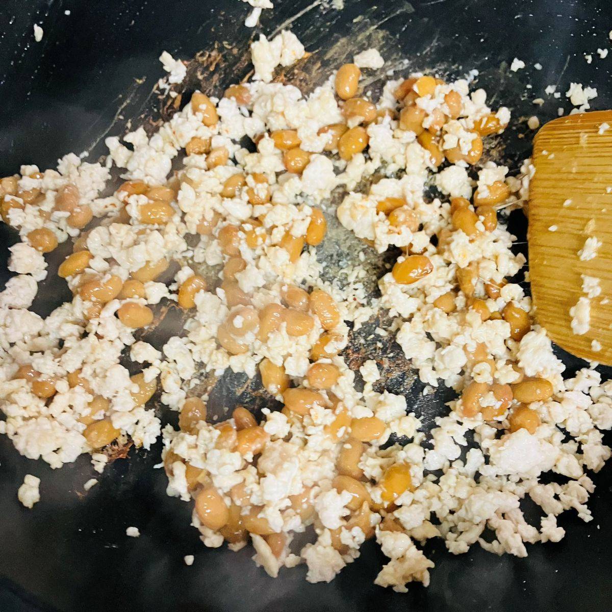 タカノフーズ公式の「豆腐ステーキ納豆かけ」のレシピ