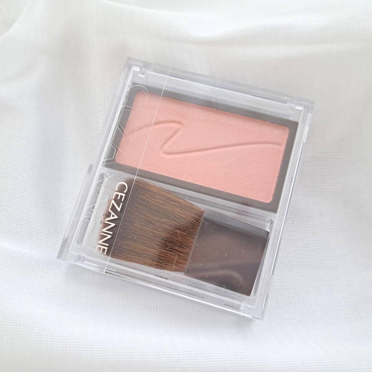 CEZANNE(セザンヌ)　チークブラッシュ　01フォギーローズ