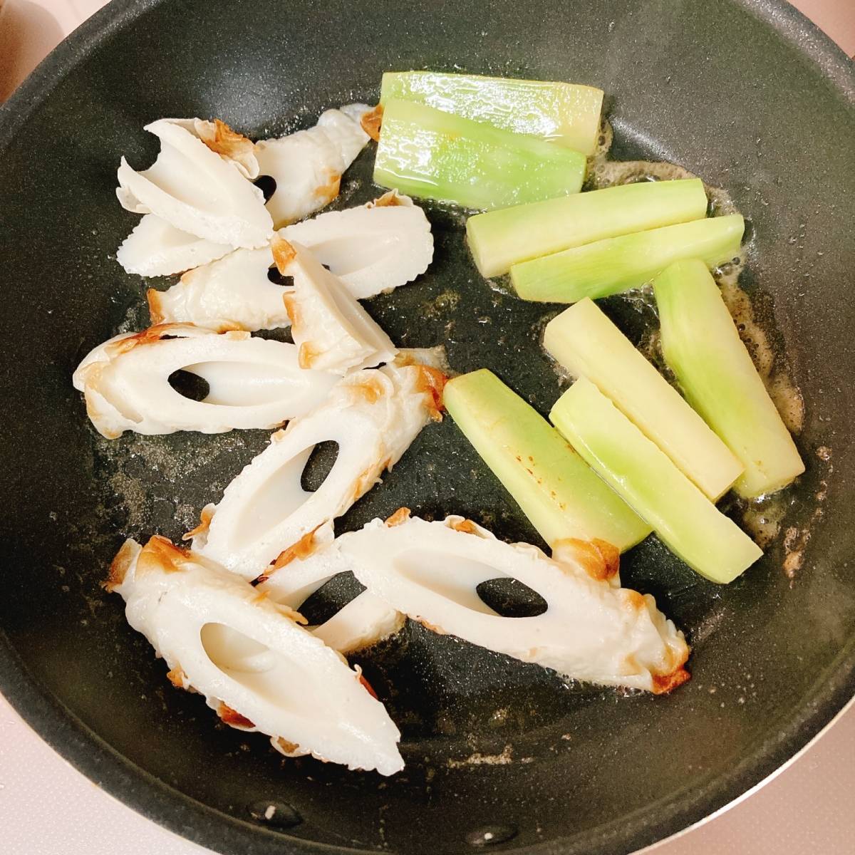 紀文公式の「焼ちくわとアスパラガスのバター炒めのレシピ」のレシピ