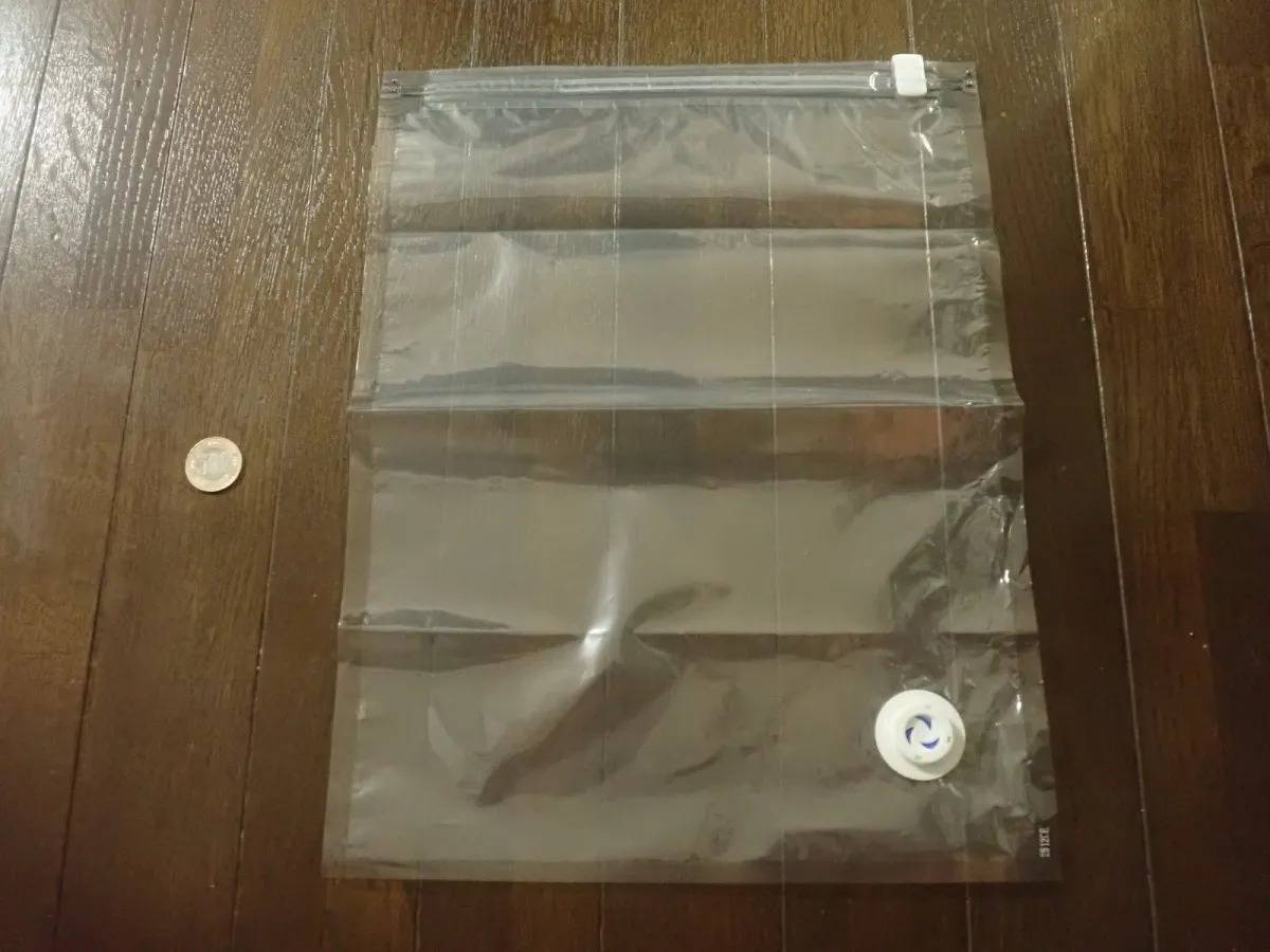 DAISO(ダイソー)：トラベル用圧縮袋(ミニバルブ式)