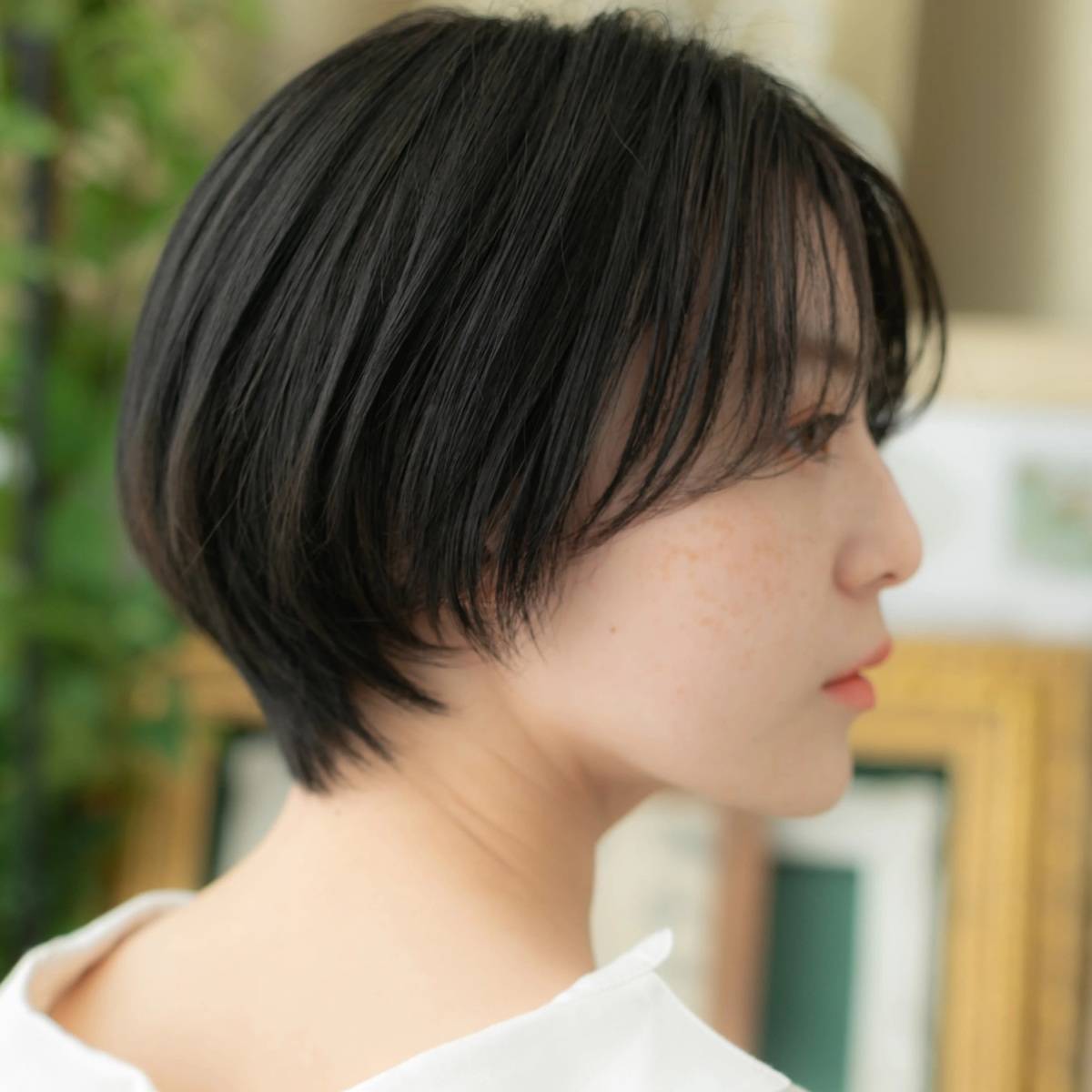 ボリュームのない黒髪ショート