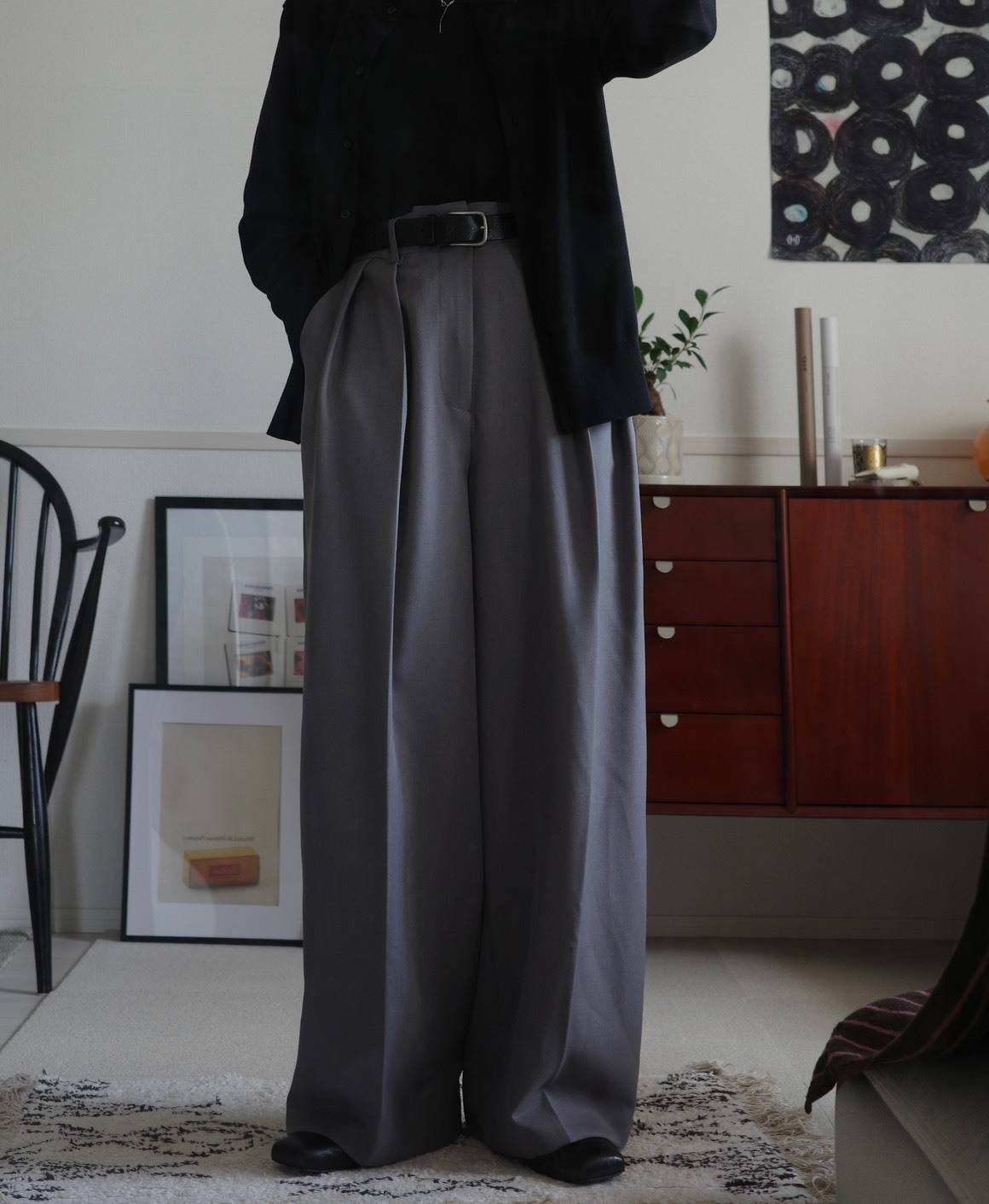 「ミラオーウェン」の美脚ワイドパンツ