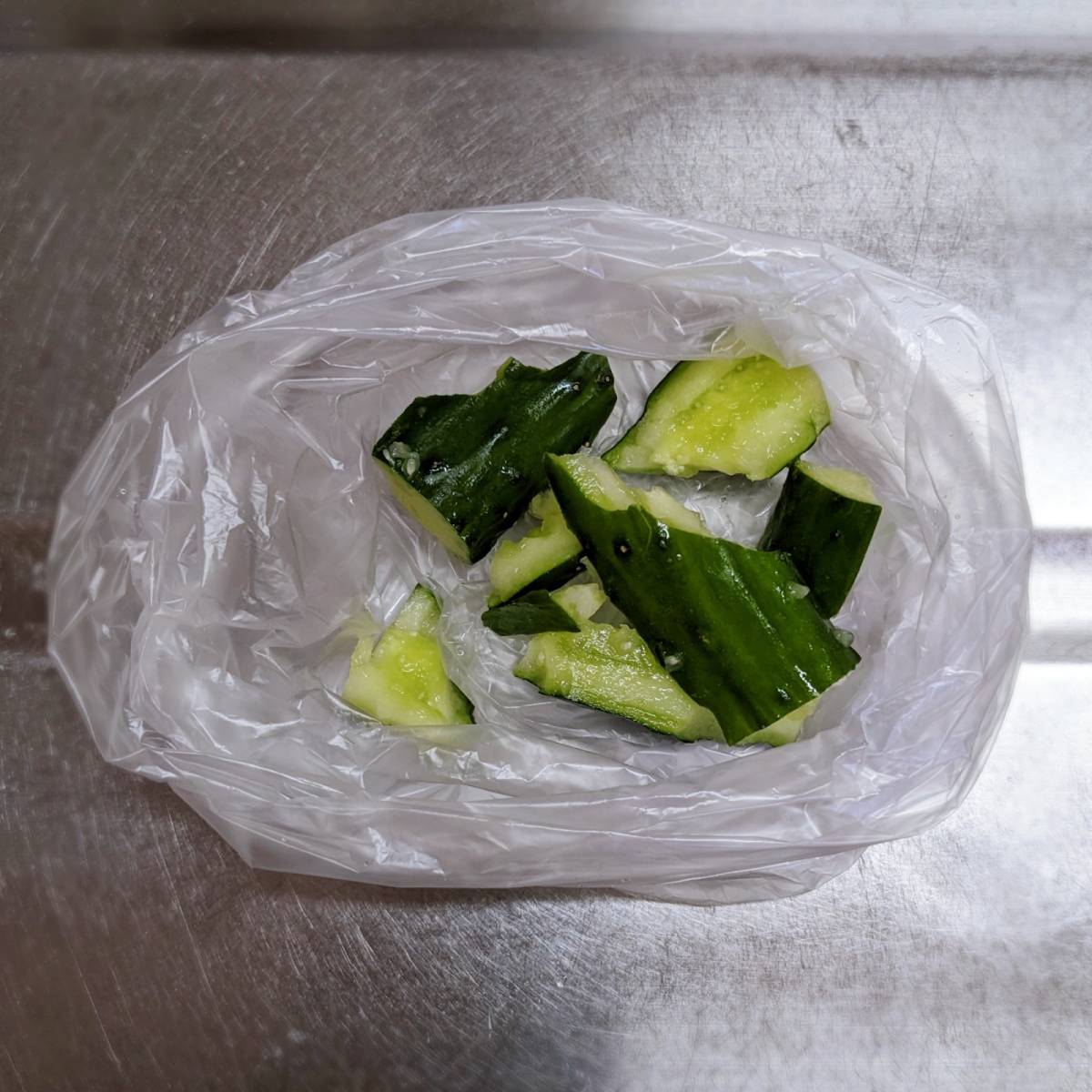 永谷園公式の「梅干茶づけできゅうりのたたき」のレシピ