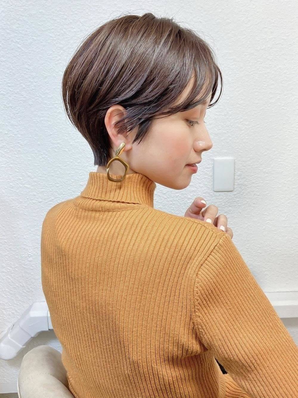 シンプル耳掛けショート