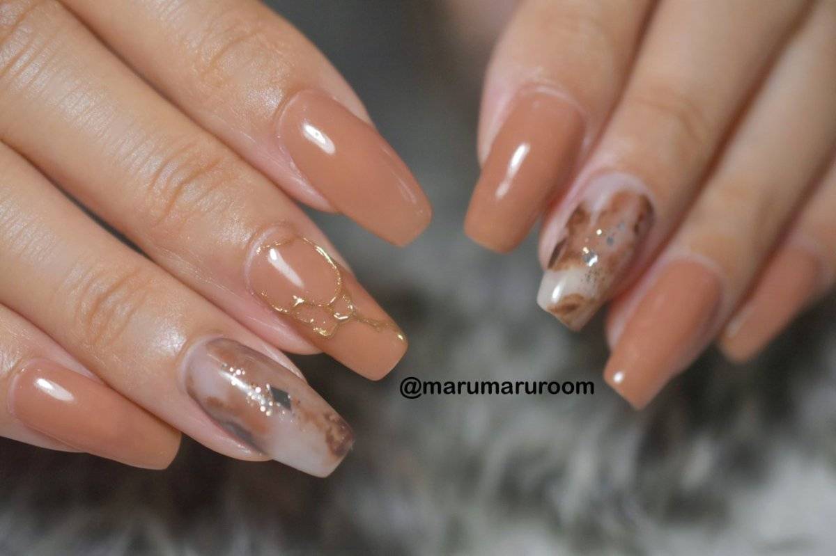 オレンジベージュネイル