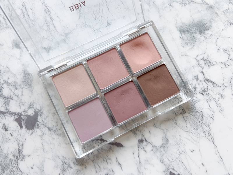 BBIAアイシャドウのフタ開け画像