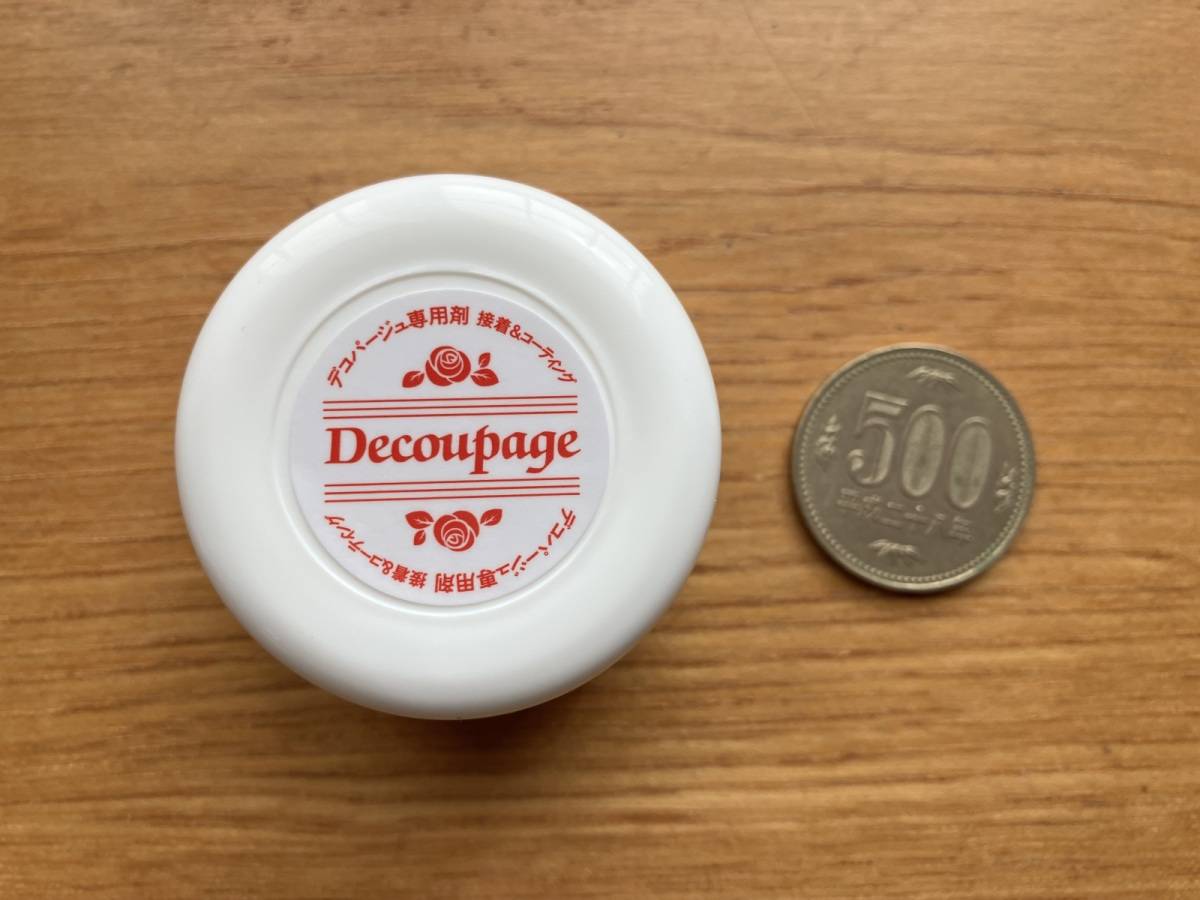 セリアのデコパージュ専用剤