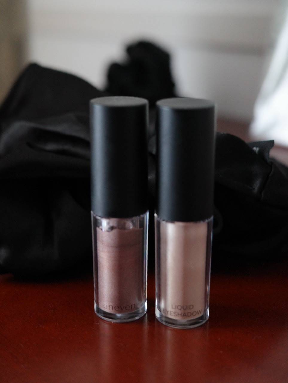 unevenの「LIQUID EYESHADOW」