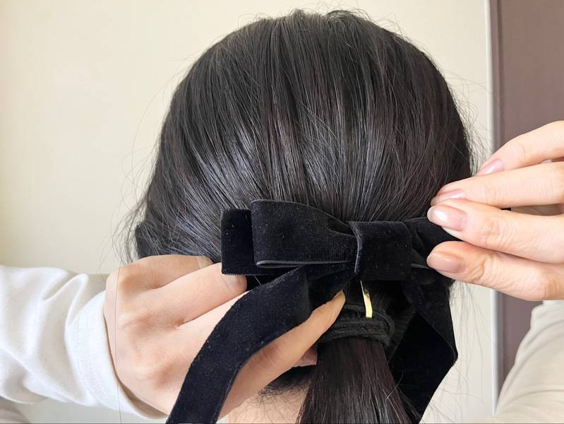 3COINS ベロアダブルリボンヘアフック取り付け画