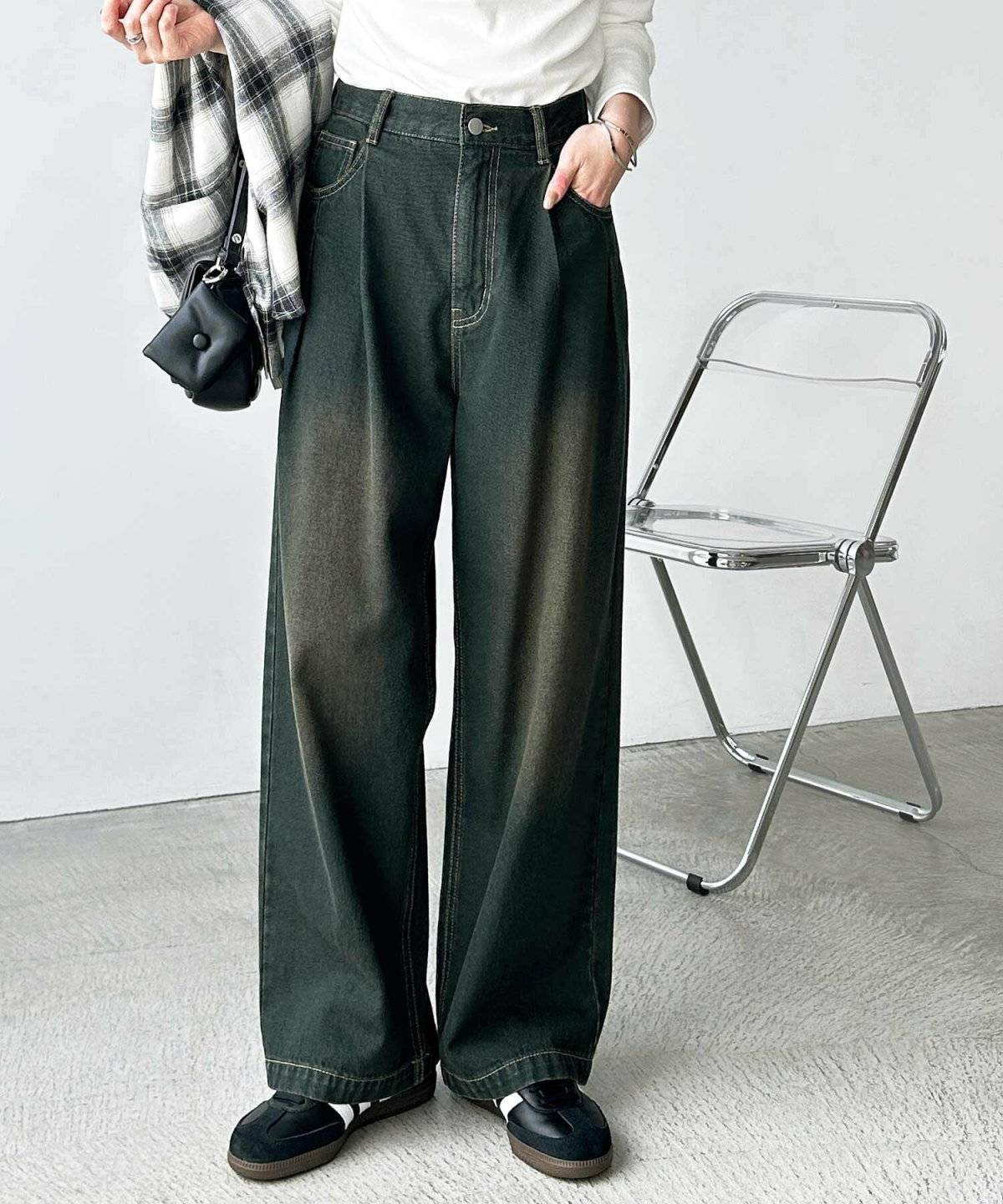 デニムワイドパンツがコーデのポイント