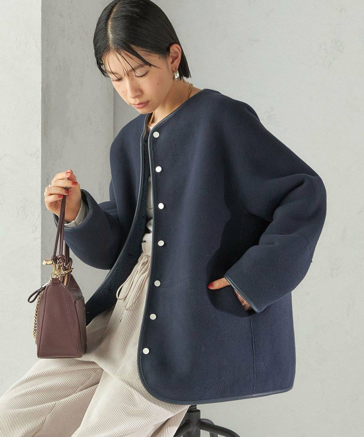 ボアブルゾンはネイビーを選んでカッコよく