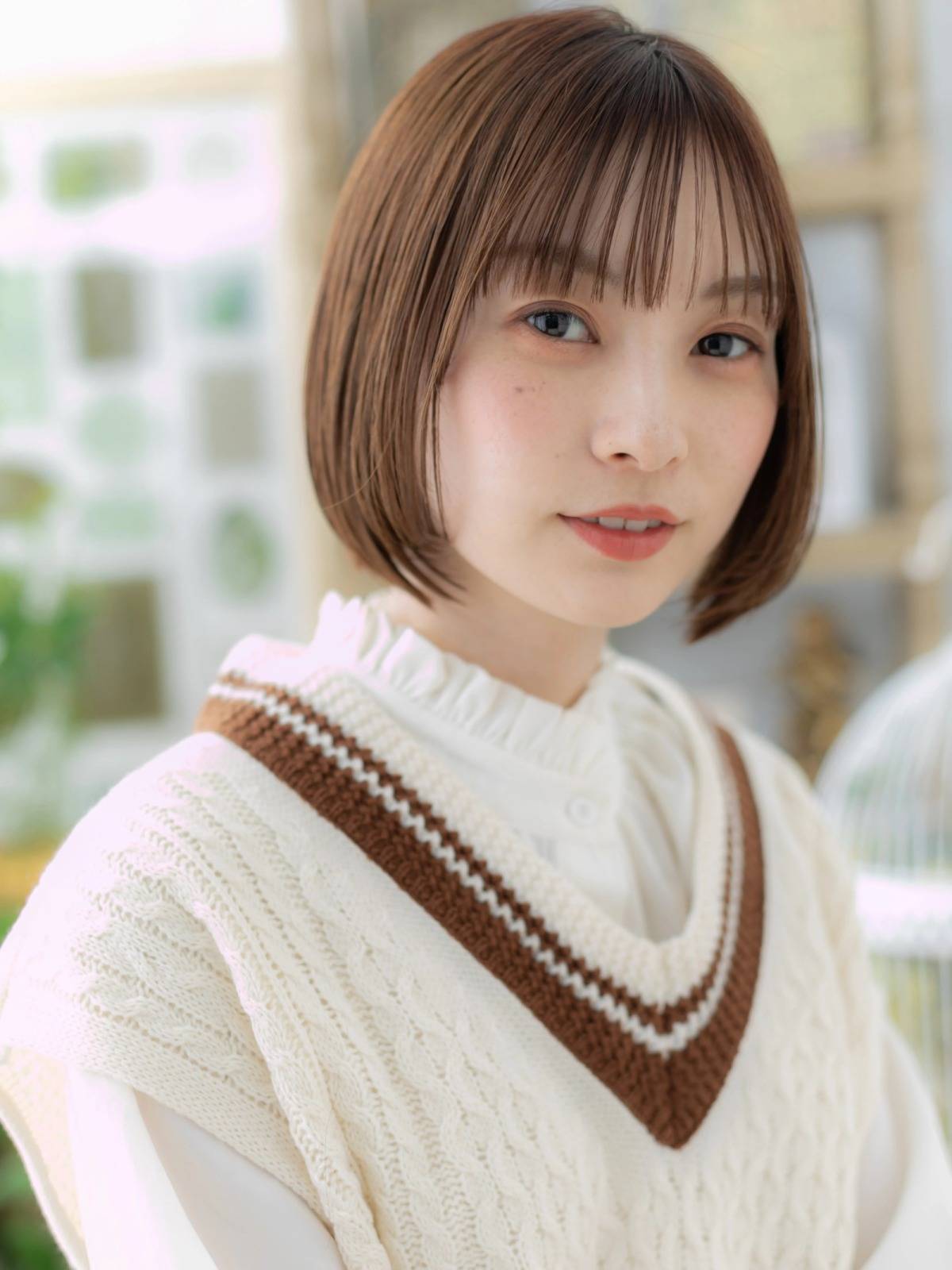 ツヤカラーの丸みボブ