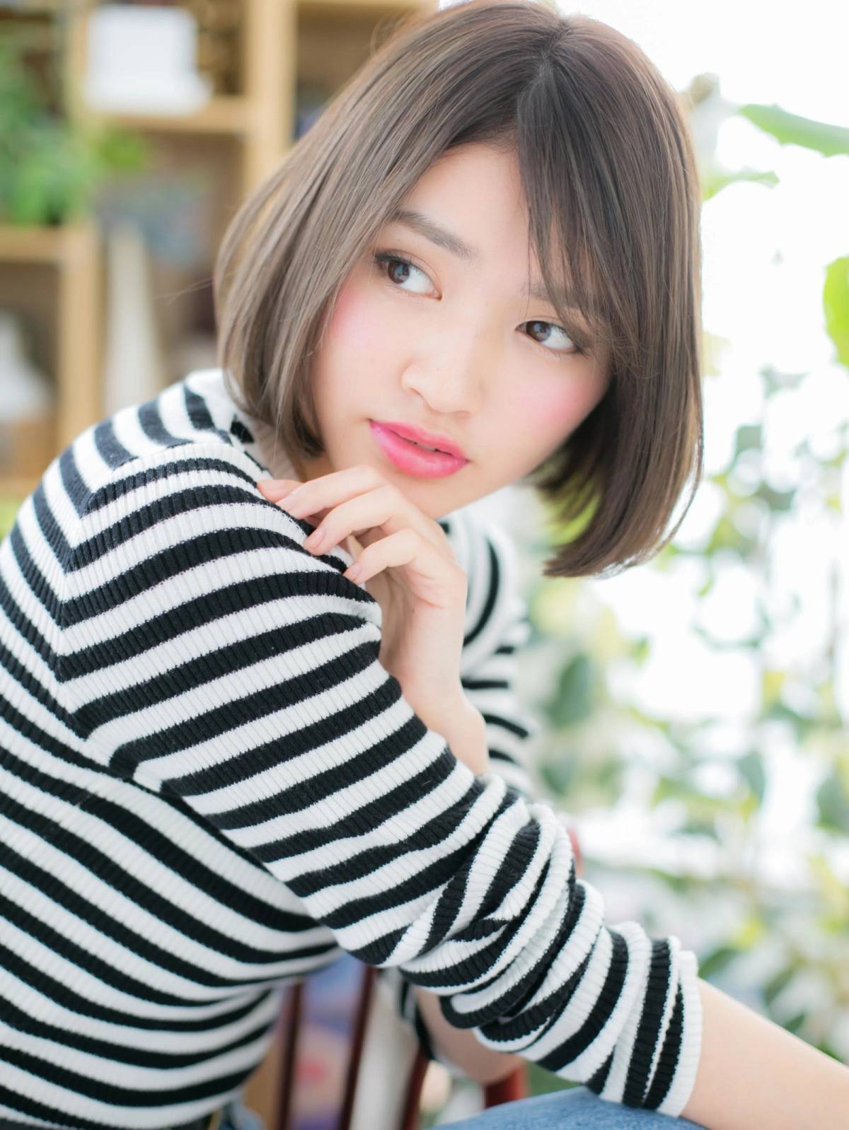 前下がりの上品見えボブ