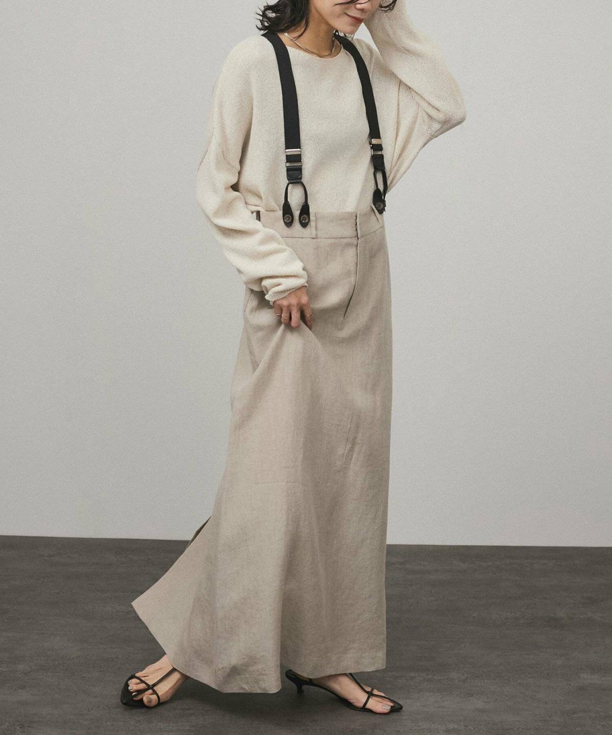 スカートコーデの女性