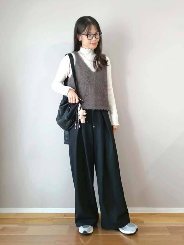 ハイネック×ベストの重ね着が◎