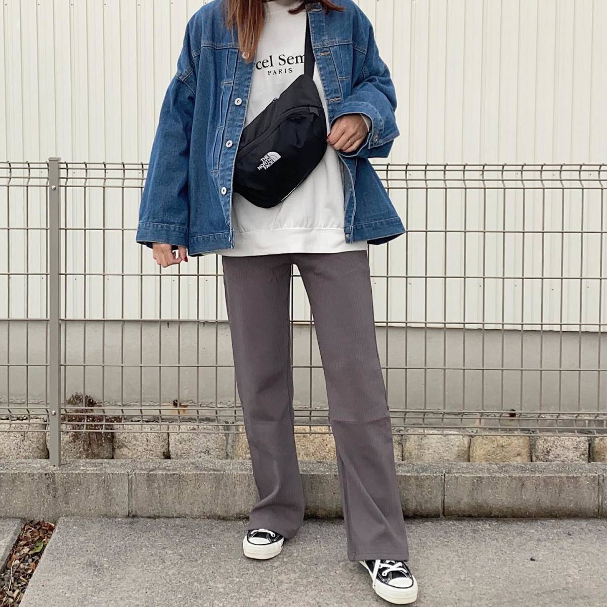 デニムジャケットを羽織る!