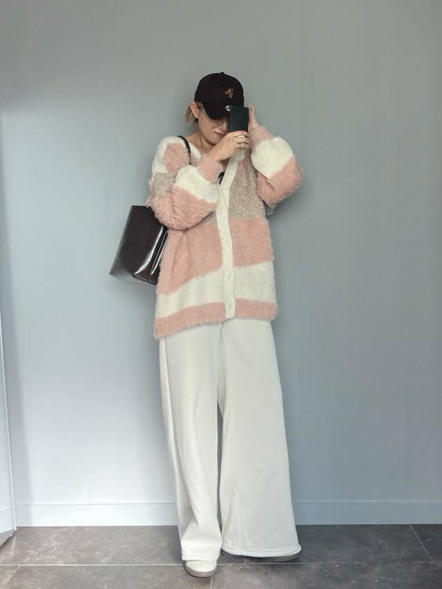 カラーブロックカーディガン×スウェットパンツ