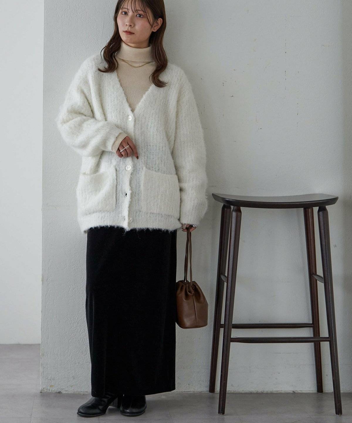 スカートコーデの女性