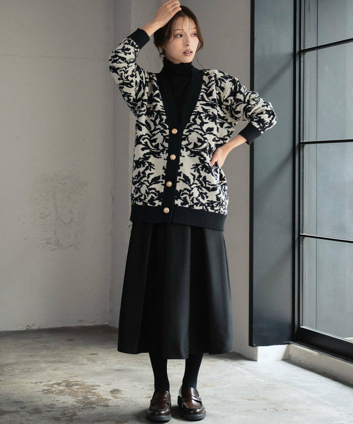 ワンピースコーデの女性