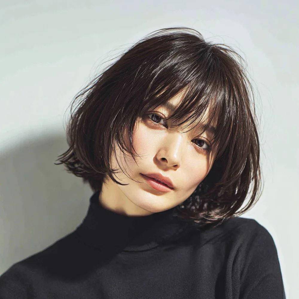 レイヤーたっぷり重めボブ