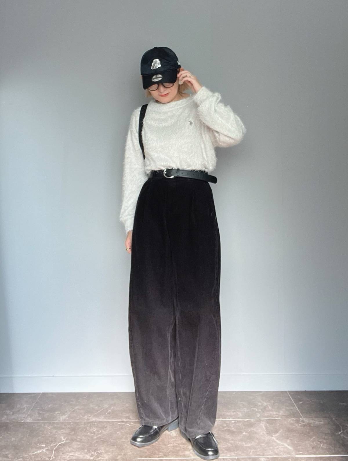 モノトーンコーデはシルエットで差をつける！