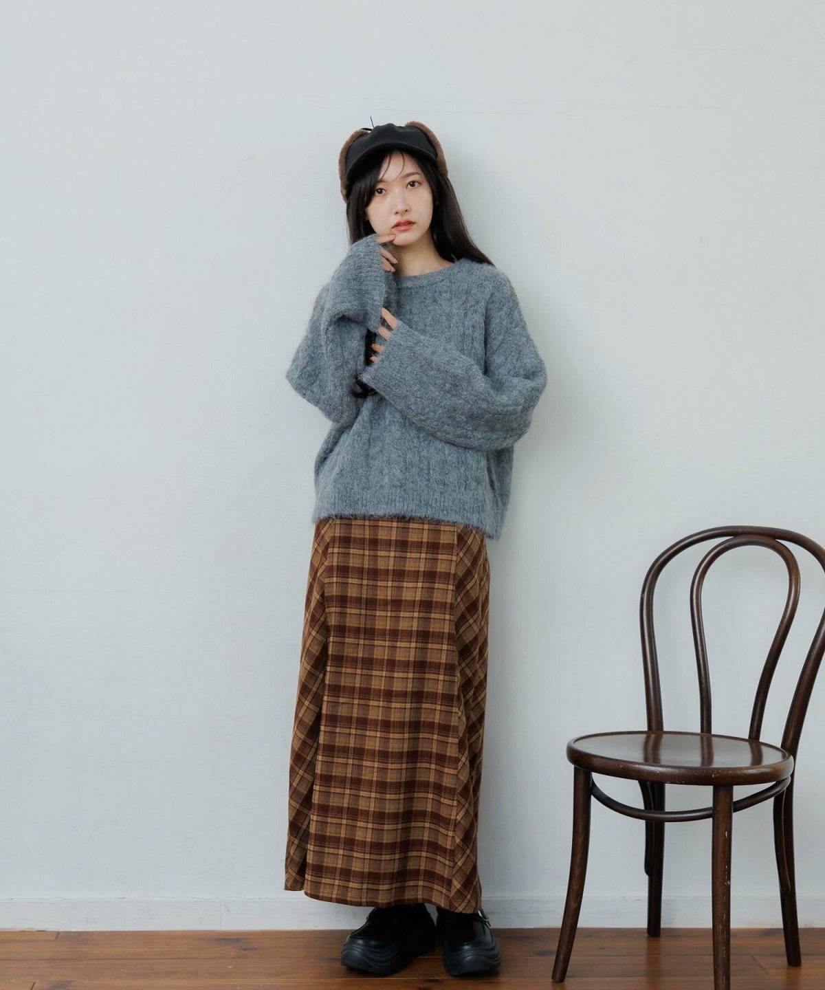 タイトスカートを履いた女性