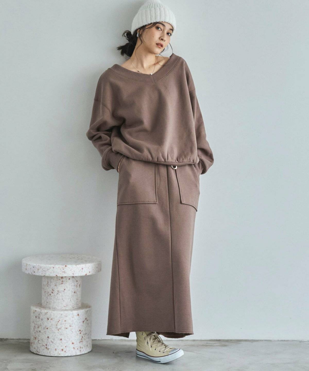 タイトスカートを履いた女性