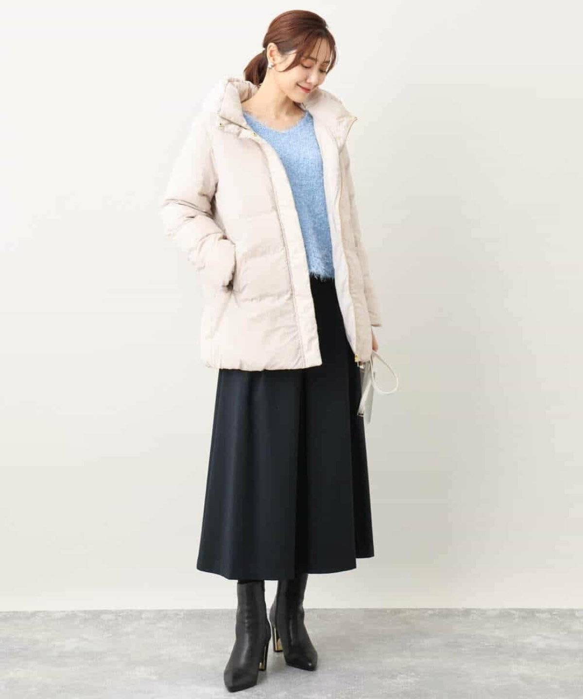 ガウチョパンツを履いた女性