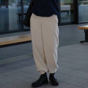 極寒の日にも頼れる一本。ゆるいのにサマになる【UNIQLO】フリースパンツ