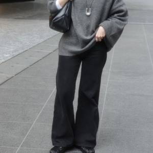 大人の正解デニム♡カジュアルもきれいめも「H&M」の美脚ストレート