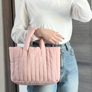 甘すぎないピンクが大人可愛い♡韓国で話題の「SIENNE Padding Bag」で冬コーデを格上げ