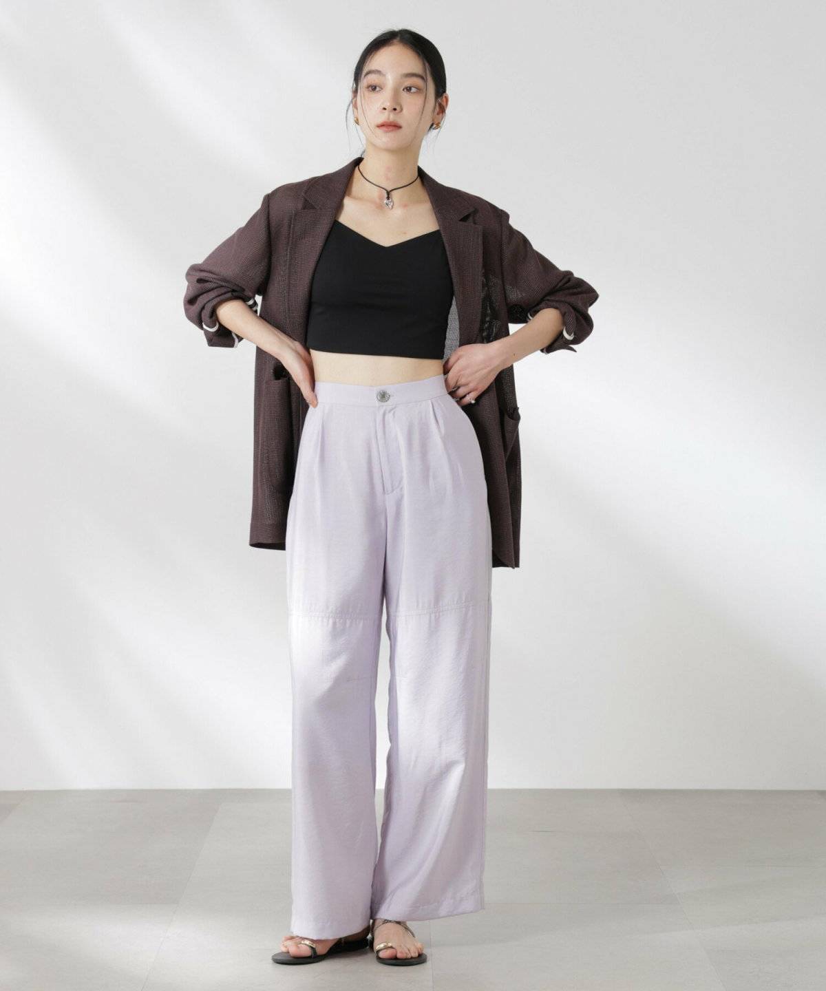 ラベンダーパンツ✕ブラウンジャケット