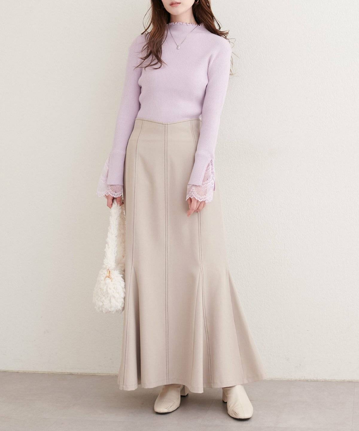 ラベンダーニットコーデ