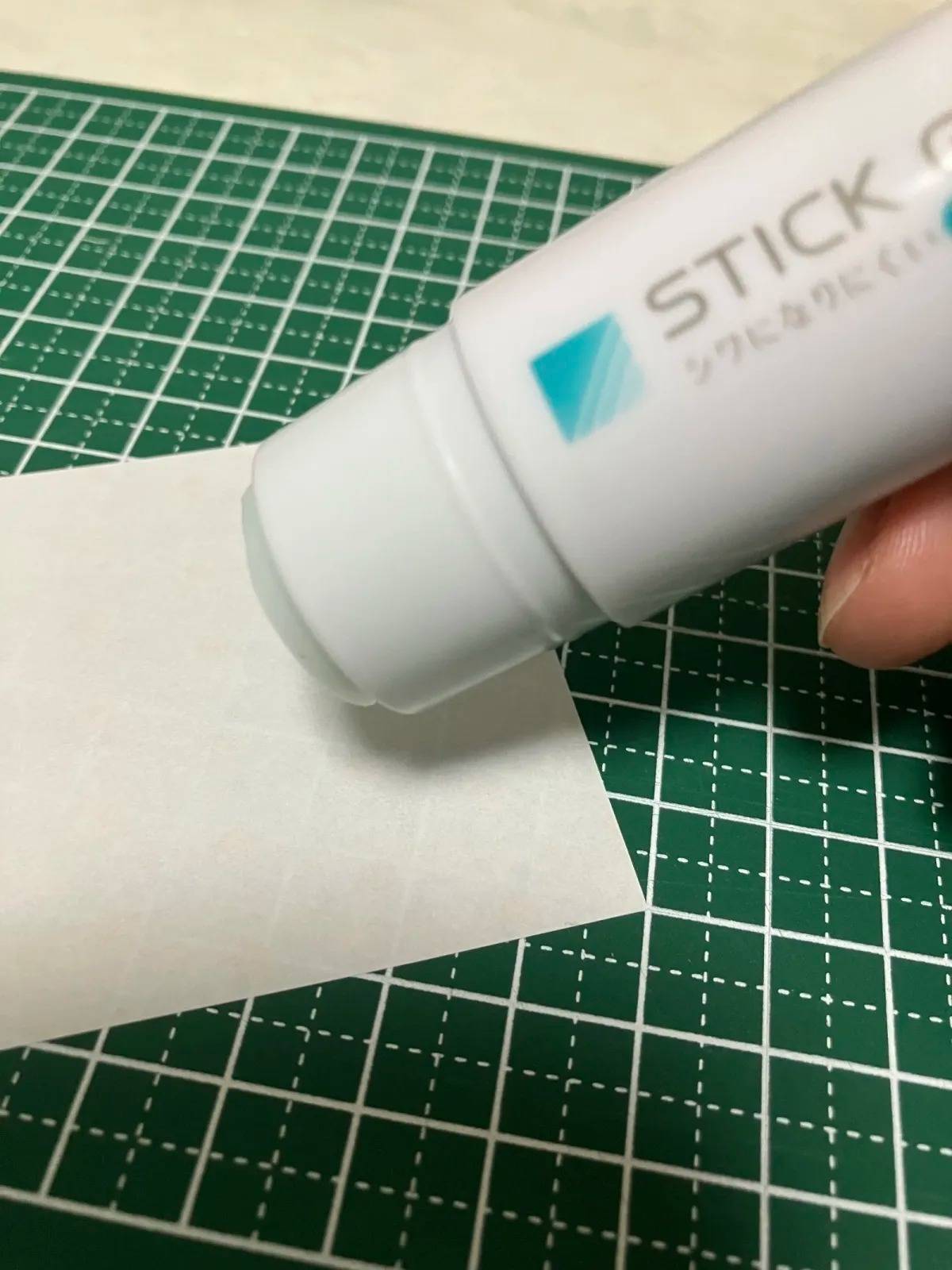 Seria(セリア):シワになりにくいスティックのり