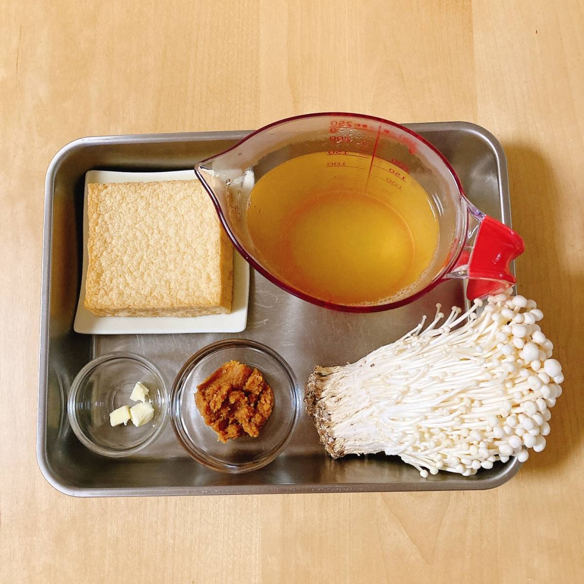 JAグループ公式の「えのきカリカリ油揚げ味噌汁」のレシピ