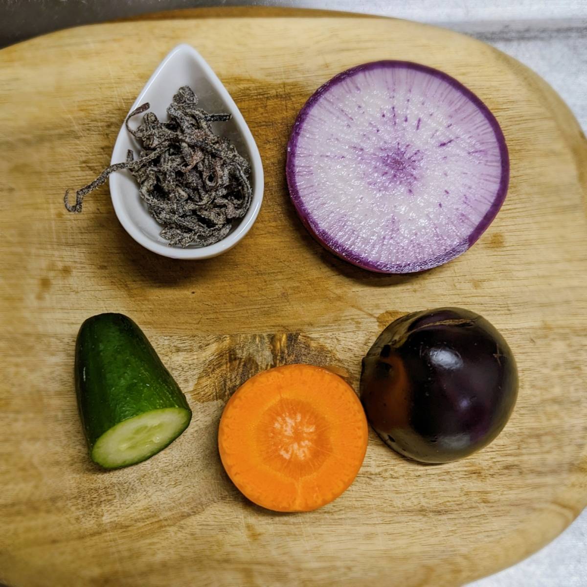 くらこん公式の「塩こんぶでミックス浅漬け」のレシピ