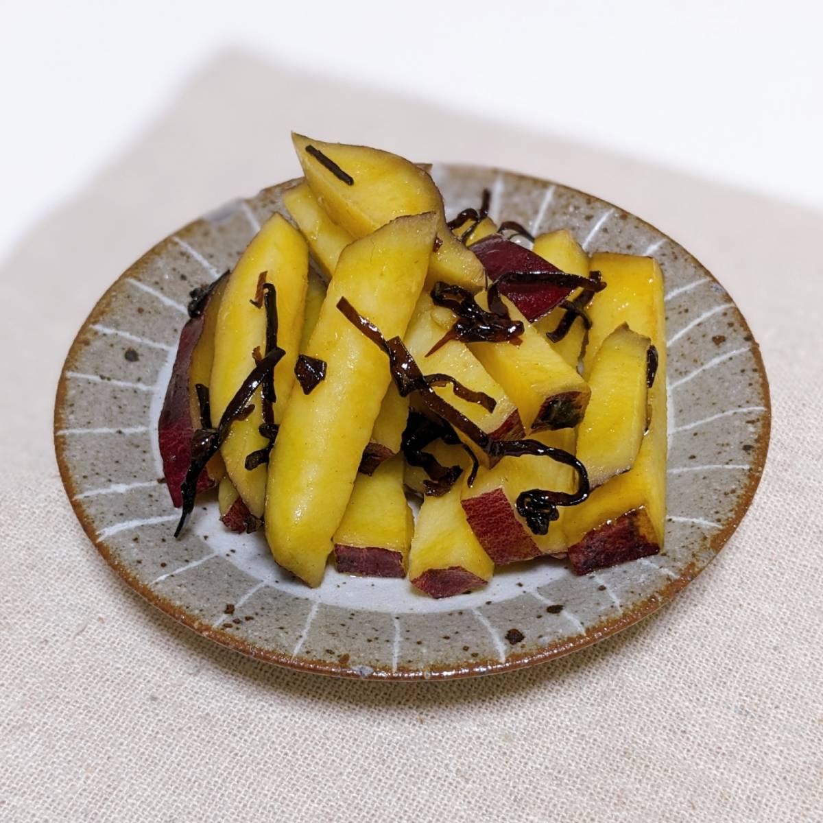 くらこん公式の「塩こんぶのさつまいもバター」のレシピ