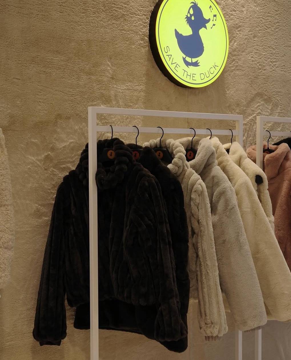 SAVE THE DUCKのボアジャケット