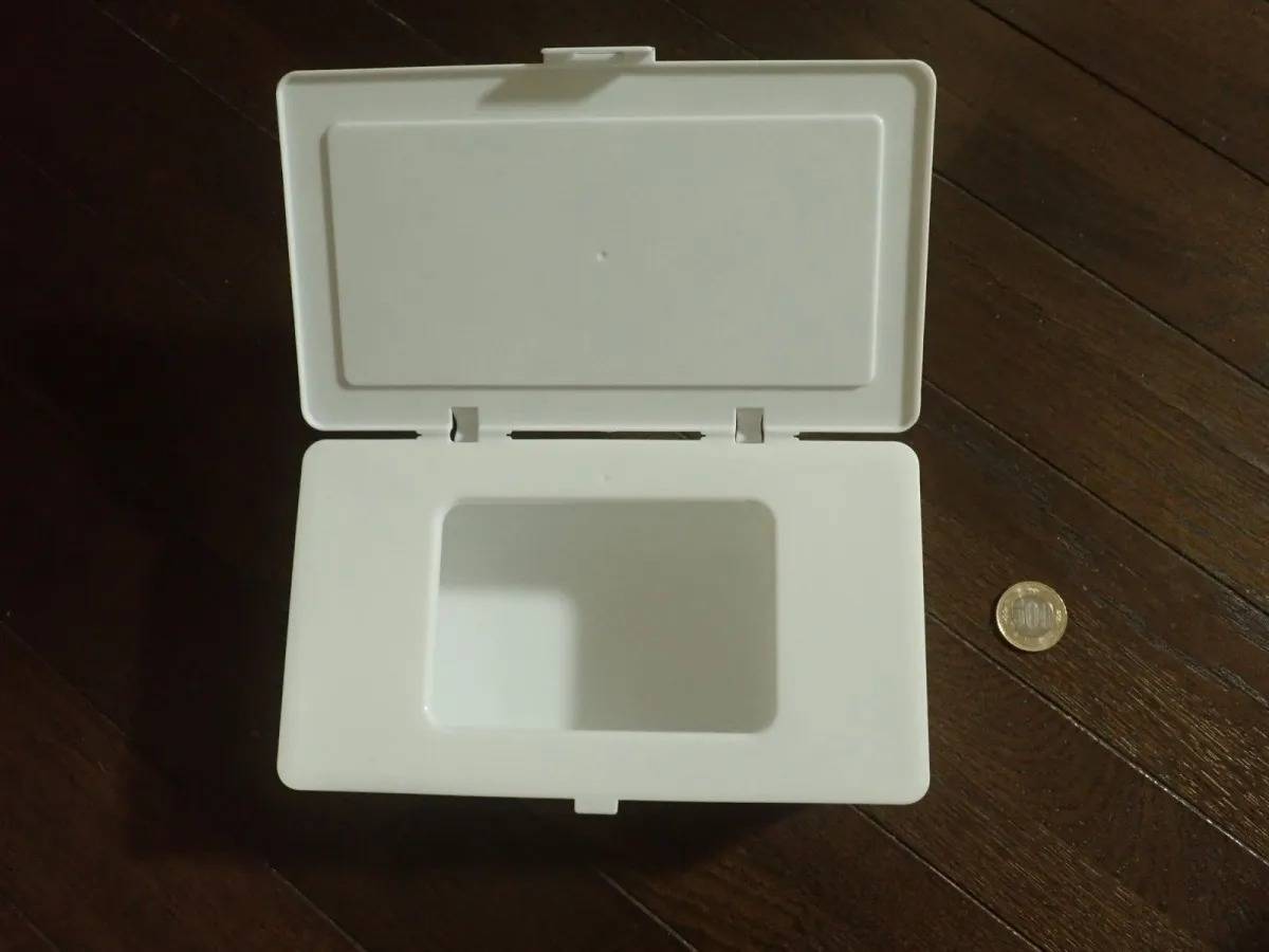 DAISO(ダイソー):フタがとまるマスクケース W