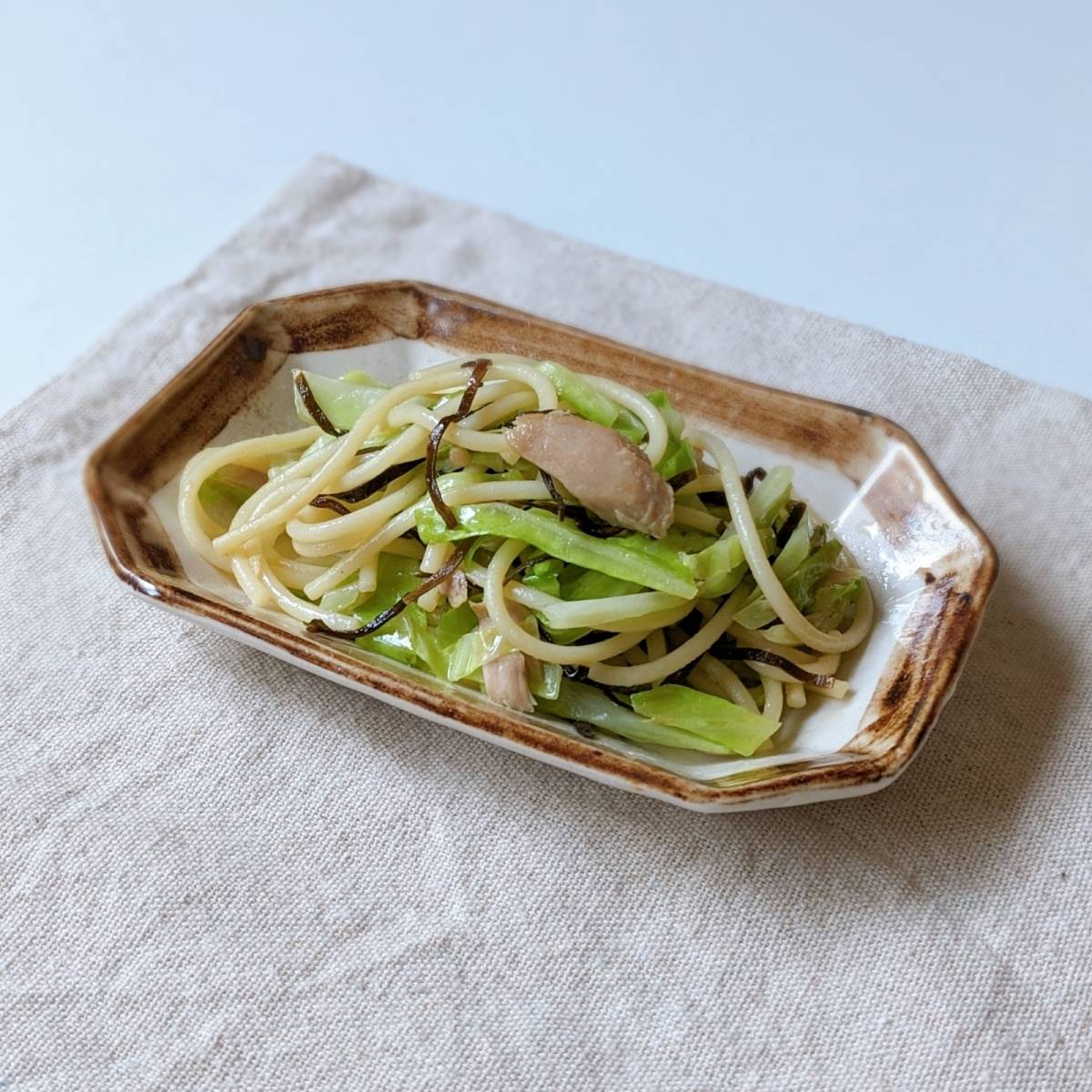 ふじっ子公式の「キャベツとツナのふじっ子パスタ【業務用】」のレシピ